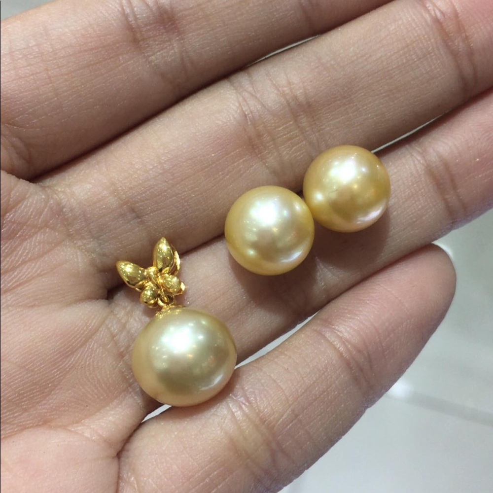 Light gold natural sea pearl